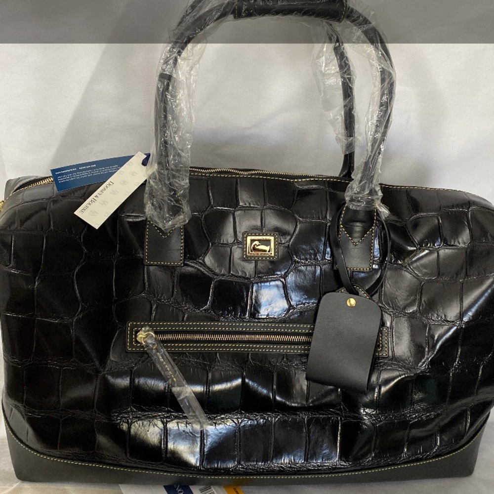 NWT. Dooney Bourke Leather Medium Duffle